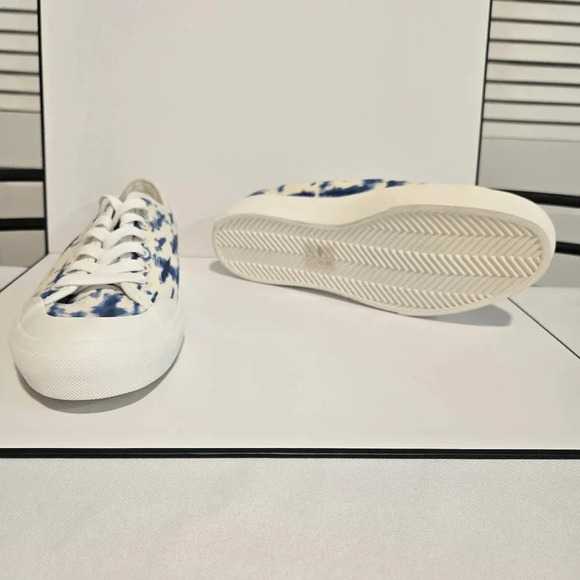 Dolce Vita Tie-Dye Canvas Sneakers – Casual and Trendy - Picture 7 of 13